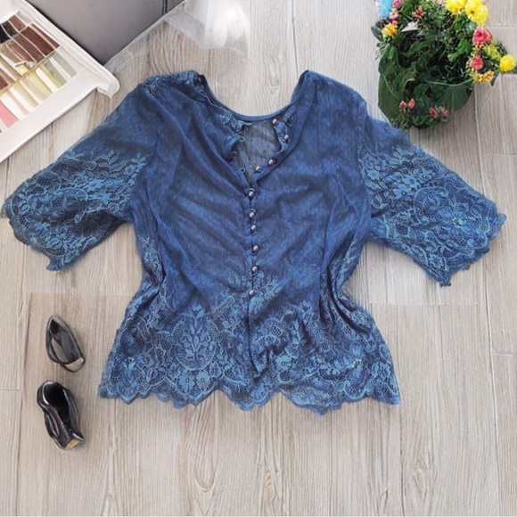 Blue lace blouse crop top - Picture 1 of 4